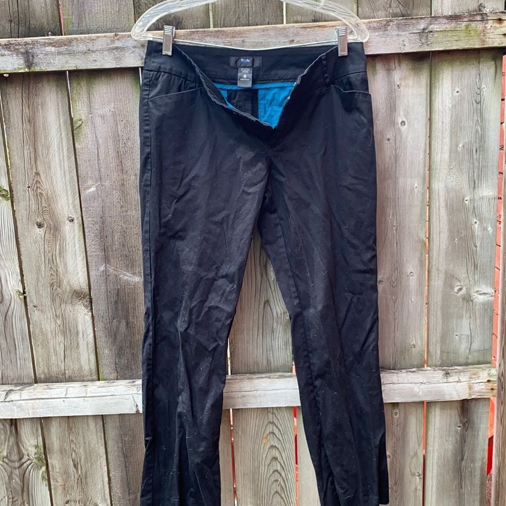 Mossimo stretch black capris sz. 6
